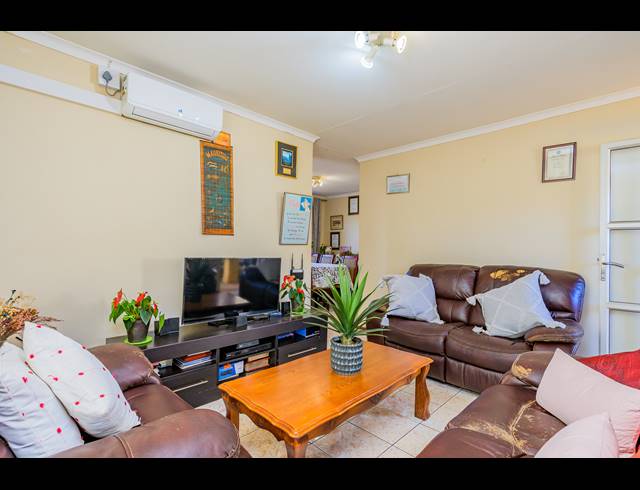 3 BEDROOM HOUSE FOR SALE IN SOUTHGATE